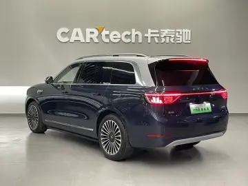 2025 Aito AITO M9 с пробегом 15 000 км