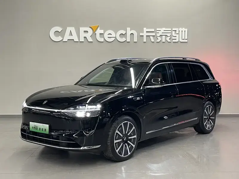2024 Aito AITO M9 с пробегом 14 000 км
