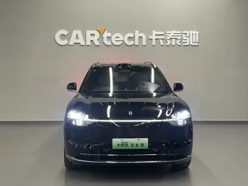 2024 Aito AITO M9 с пробегом 14 000 км