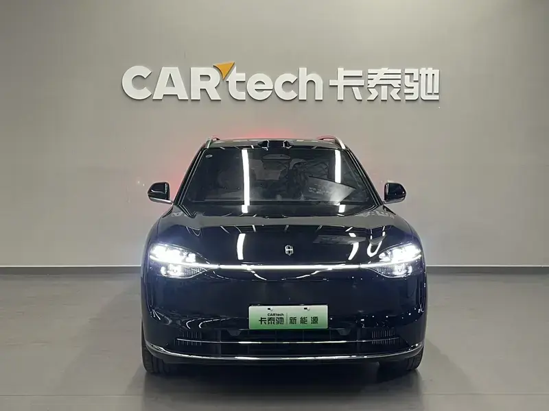 2024 Aito AITO M9 с пробегом 14 000 км