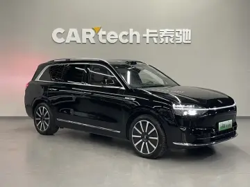 2024 Aito AITO M9 с пробегом 14 000 км