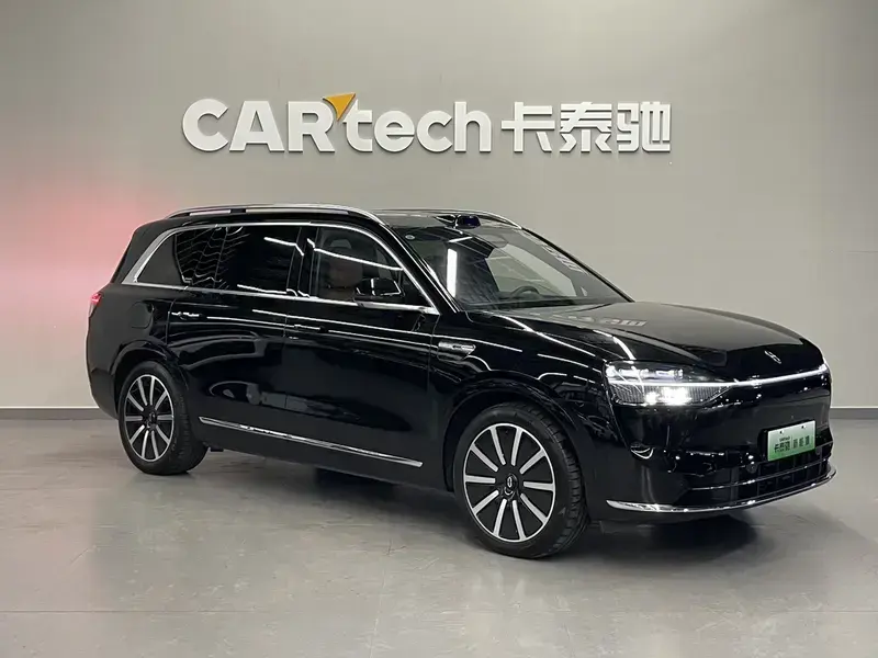 2024 Aito AITO M9 с пробегом 14 000 км