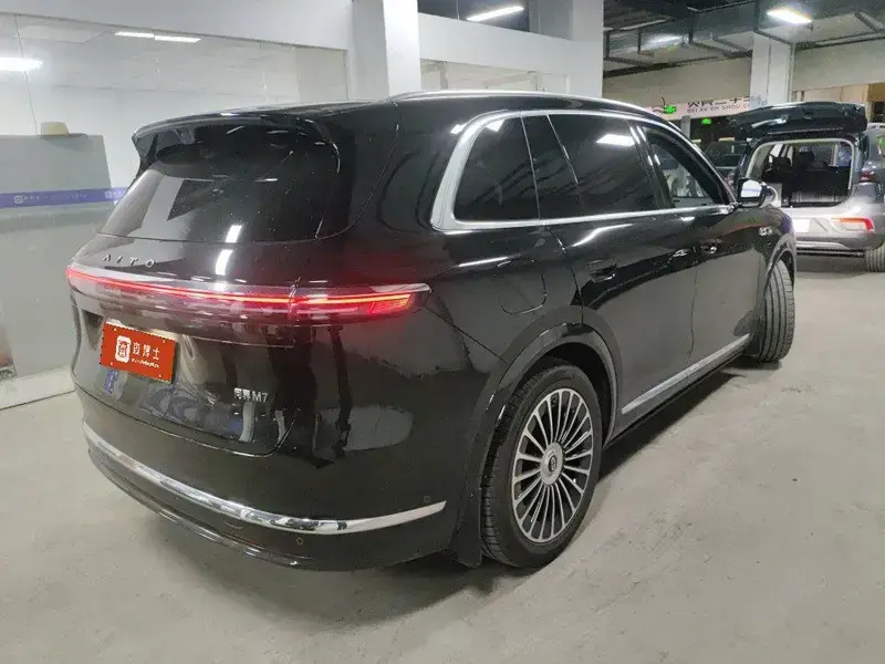 2026 Aito AITO M7 с пробегом 15 000 км