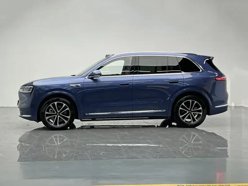 2026 Aito AITO M7 с пробегом 10 900 км