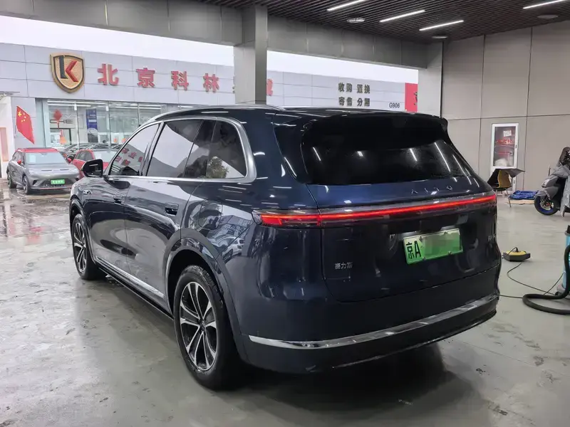 2026 Aito AITO M7 с пробегом 4 000 км