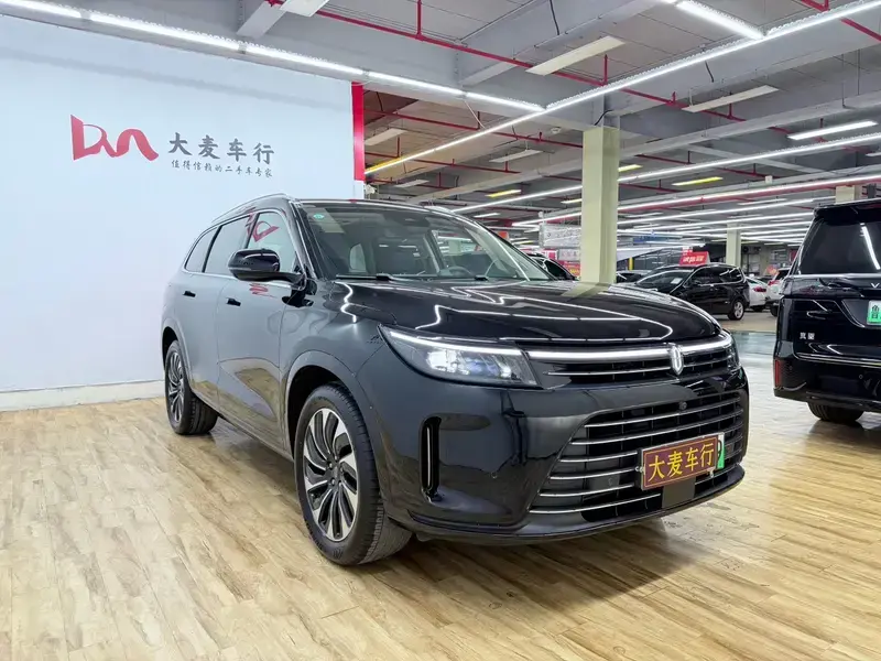 2024 Aito AITO M7 с пробегом 9 300 км