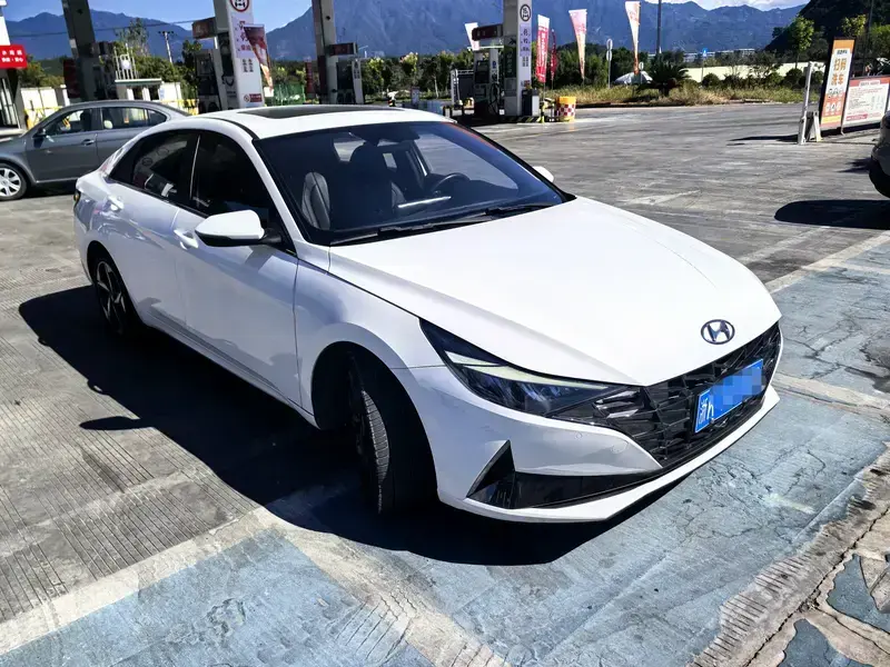 2021 Hyundai Elantra Plug-in Hybrid с пробегом 61 000 км