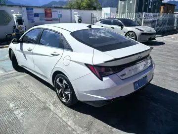2021 Hyundai Elantra Plug-in Hybrid с пробегом 61 000 км