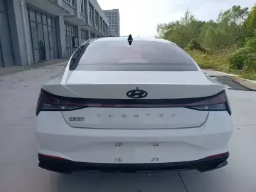 2021 Hyundai Elantra Plug-in Hybrid с пробегом 30 000 км