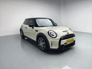 2023 Mini MINI с пробегом 27 800 км