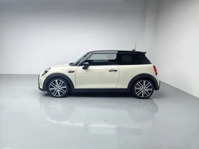 2023 Mini MINI с пробегом 27 800 км