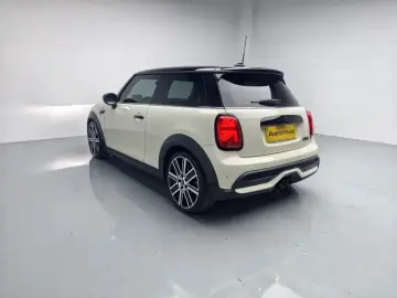 2023 Mini MINI с пробегом 27 800 км