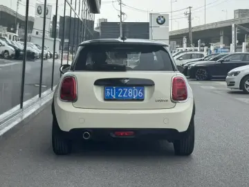 2019 Mini MINI с пробегом 48 000 км