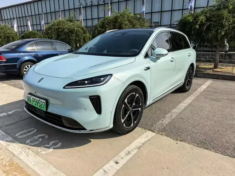 2025 Stelato SUV с пробегом 24 000 км