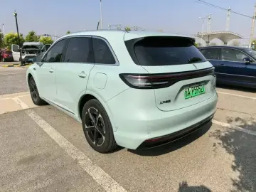 2025 Stelato SUV с пробегом 24 000 км