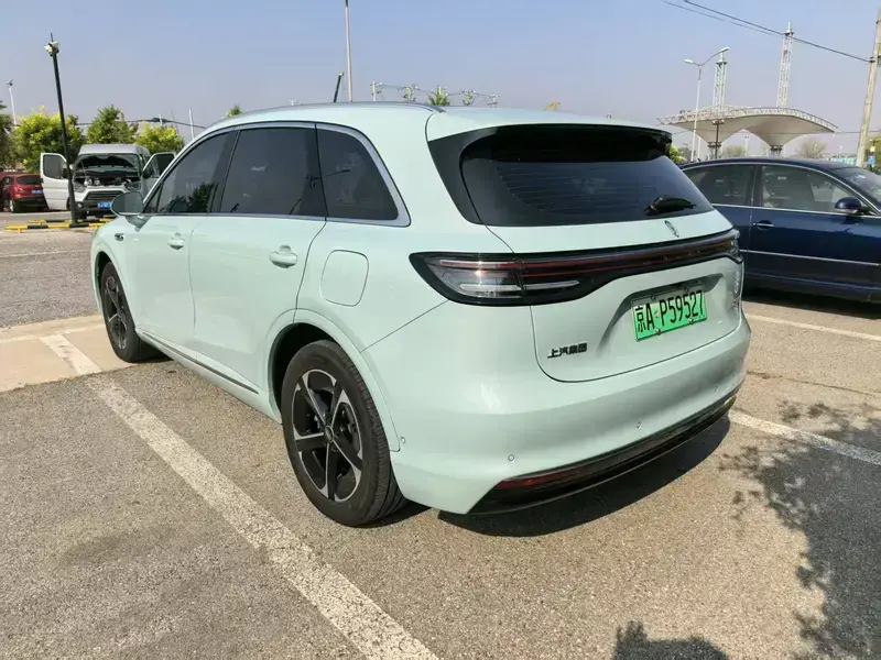 2025 Stelato SUV с пробегом 24 000 км
