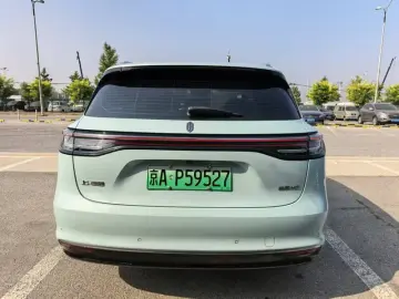 2025 Stelato SUV с пробегом 24 000 км