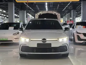 2023 Volkswagen Golf Electric с пробегом 39 000 км