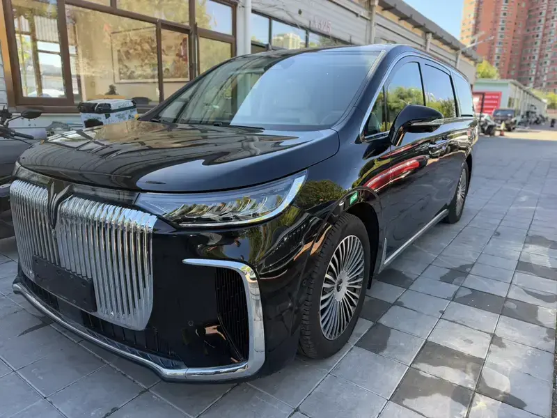 2025 Voyah Dreamer с пробегом 23 000 км