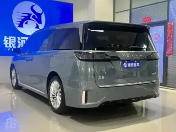 2022 Voyah Dreamer с пробегом 48 000 км