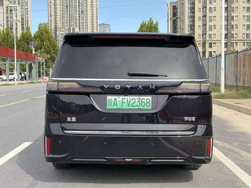 2024 Voyah Dreamer с пробегом 65 000 км