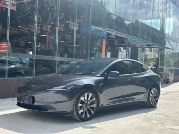 2023 Tesla Model 3 с пробегом 45 000 км