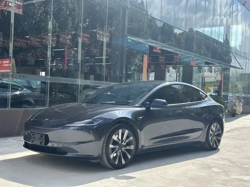 2023 Tesla Model 3 с пробегом 45 000 км