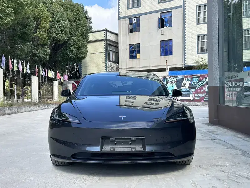 2023 Tesla Model 3 с пробегом 45 000 км