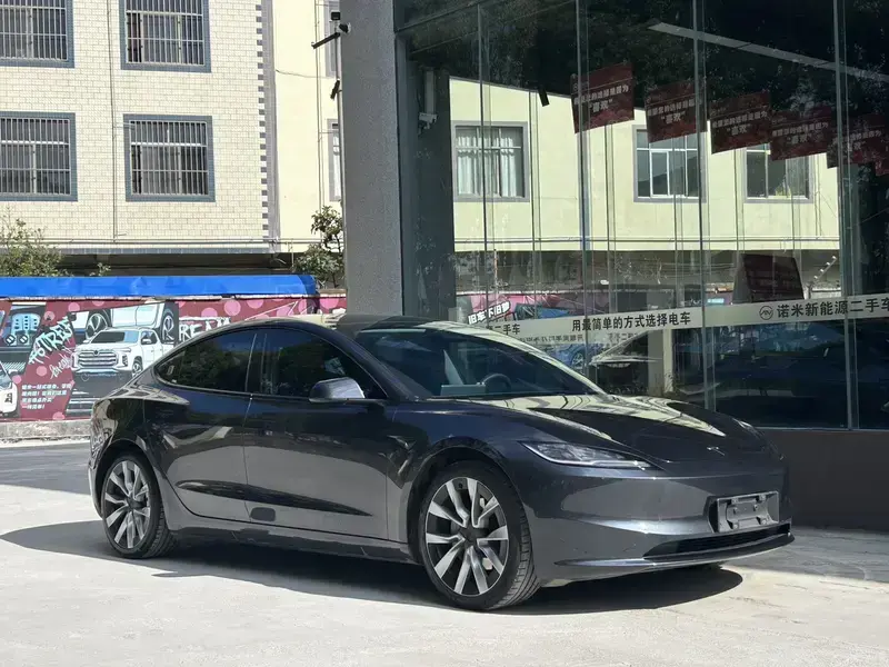 2023 Tesla Model 3 с пробегом 45 000 км