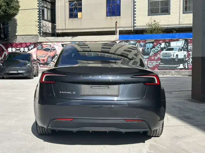 2023 Tesla Model 3 с пробегом 45 000 км