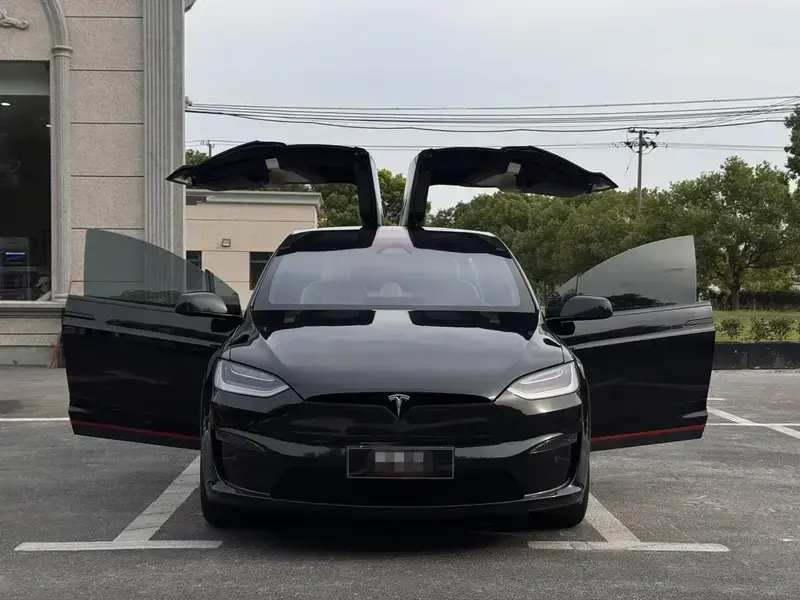 2023 Tesla Model X с пробегом 170 000 км