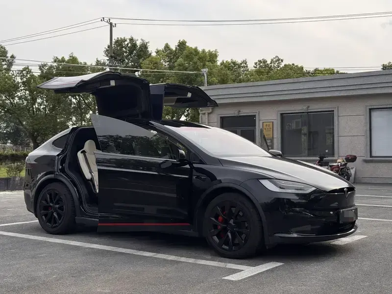 2023 Tesla Model X с пробегом 170 000 км