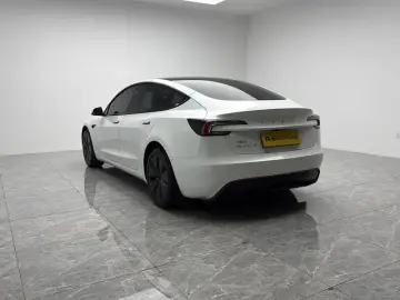 2025 Tesla Model 3 с пробегом 11 400 км