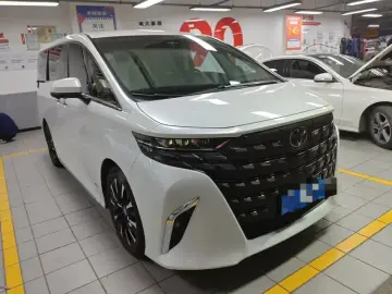 2023 Toyota Alphard с пробегом 62 000 км