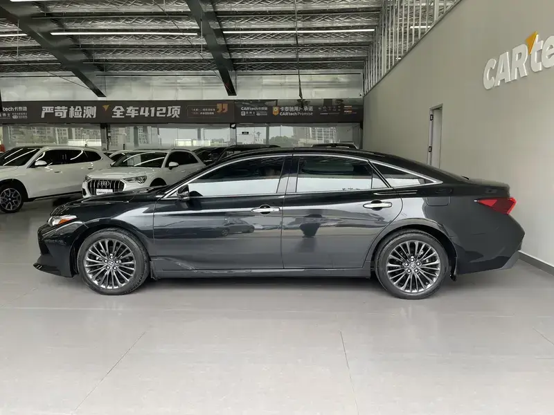 2022 Toyota Avalon с пробегом 67 000 км