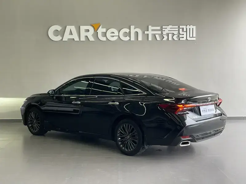 2022 Toyota Avalon с пробегом 67 000 км