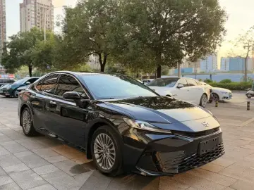 2024 Toyota Camry с пробегом 17 000 км