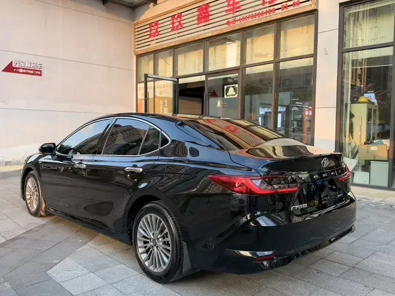 2024 Toyota Camry с пробегом 17 000 км