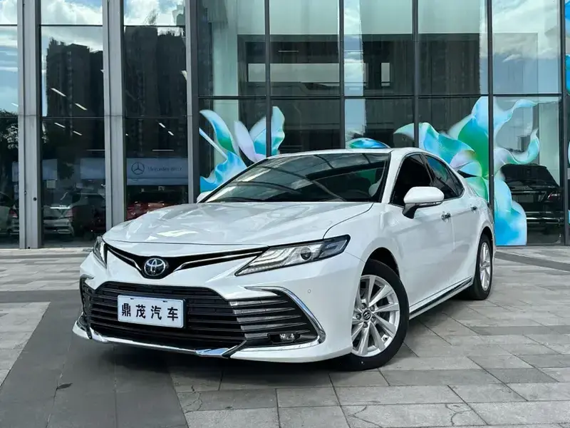 2023 Toyota Camry с пробегом 40 000 км