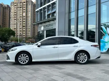 2023 Toyota Camry с пробегом 40 000 км