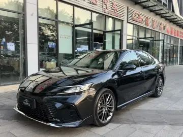 2024 Toyota Camry с пробегом 9 000 км