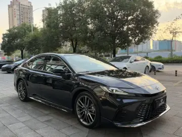 2024 Toyota Camry с пробегом 9 000 км