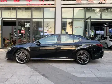 2024 Toyota Camry с пробегом 9 000 км