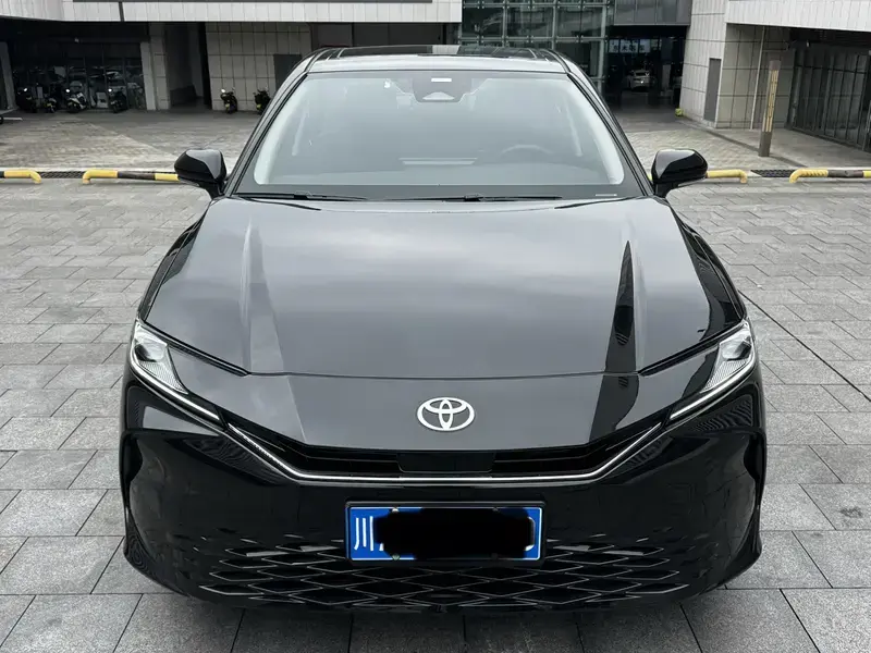 2024 Toyota Camry с пробегом 6 000 км
