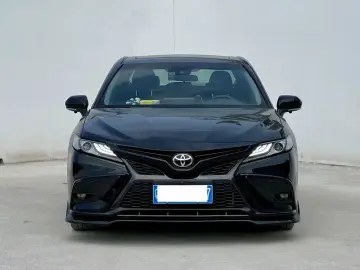 2023 Toyota Camry с пробегом 30 000 км