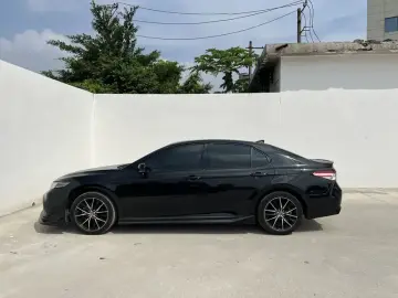 2023 Toyota Camry с пробегом 30 000 км