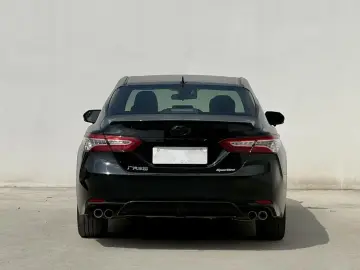 2023 Toyota Camry с пробегом 30 000 км