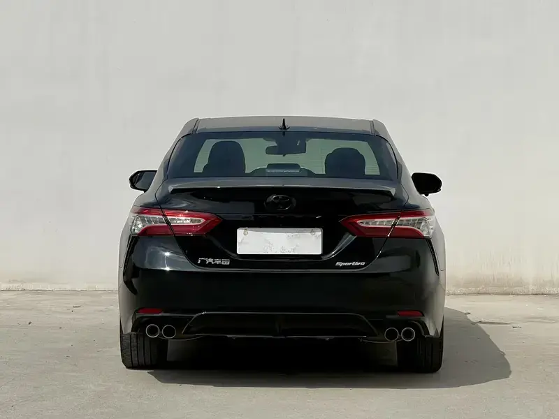 2023 Toyota Camry с пробегом 30 000 км