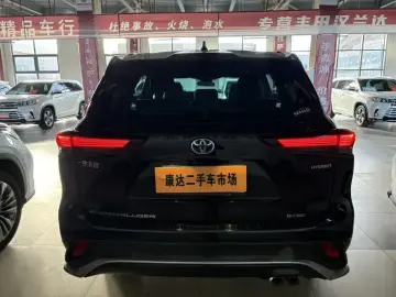 2023 Toyota Crown Kluger с пробегом 42 000 км