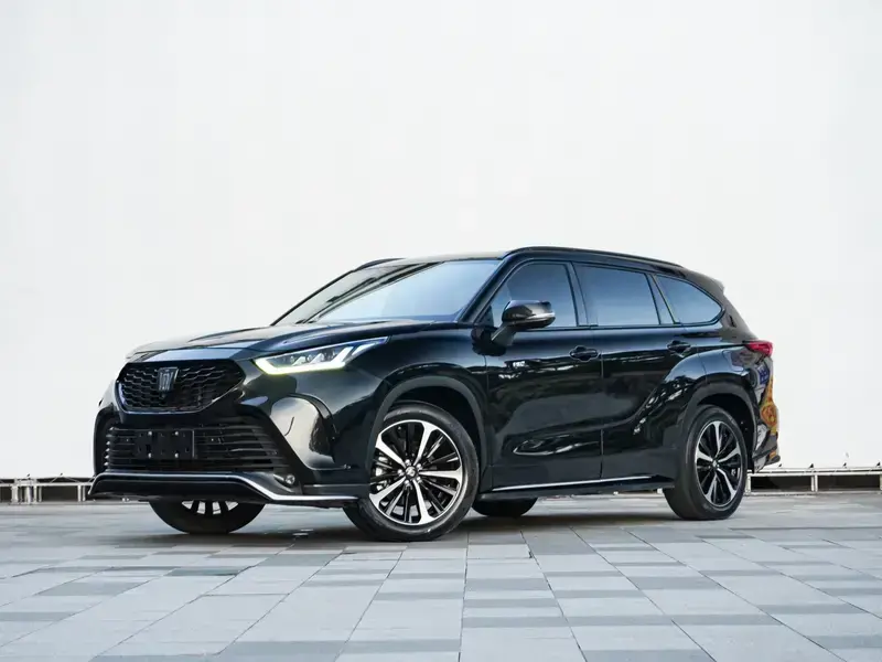 2021 Toyota Crown Kluger с пробегом 28 000 км